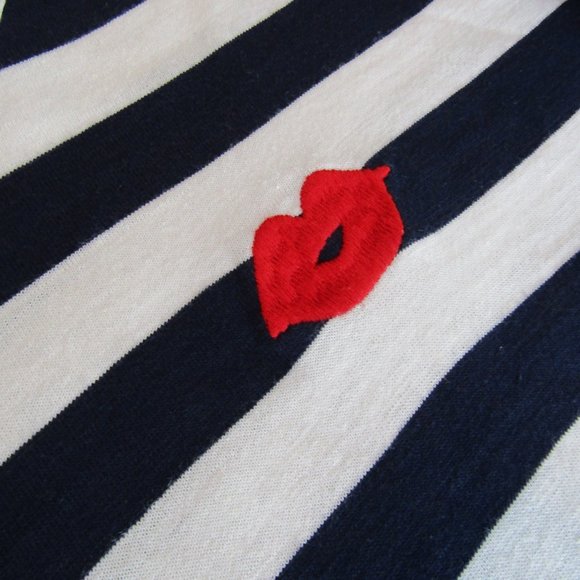 Old Navy The Easy Tee 💋 - Picture 2 of 9